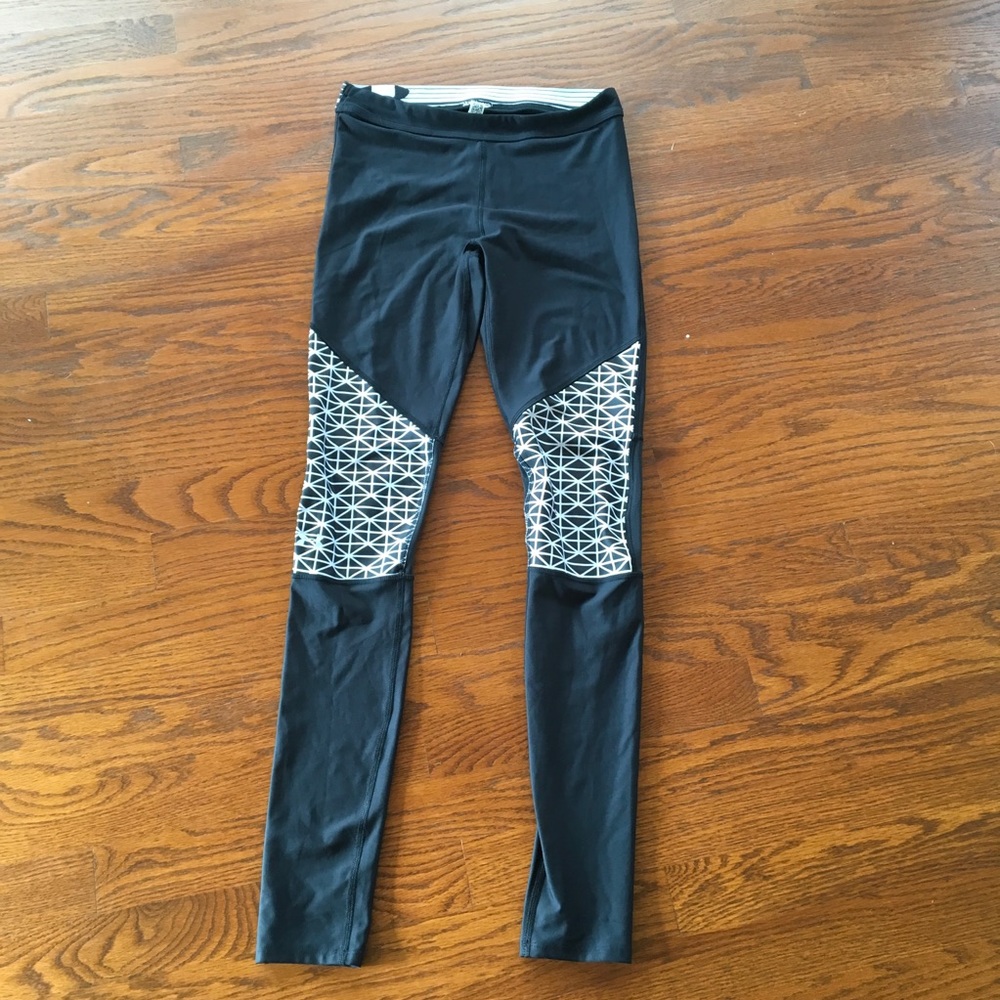UA Geometric Leggings